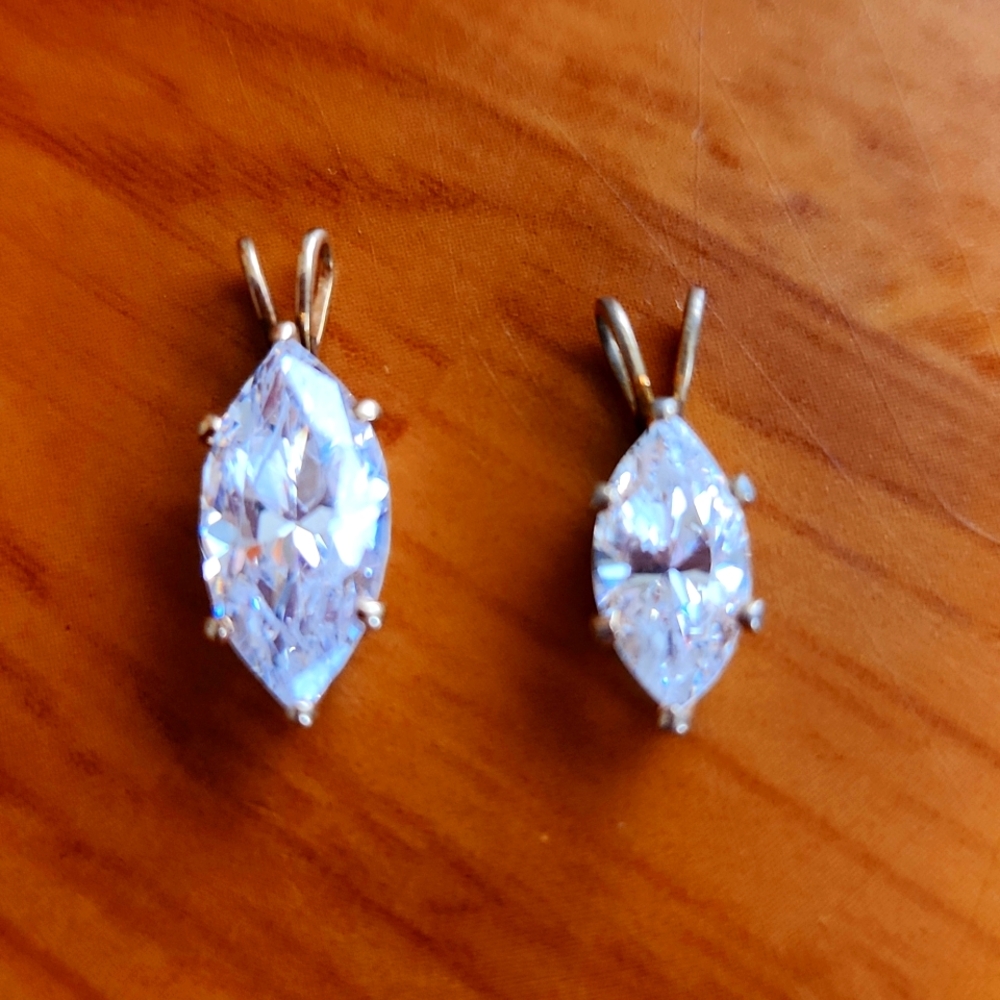 Costume pendants